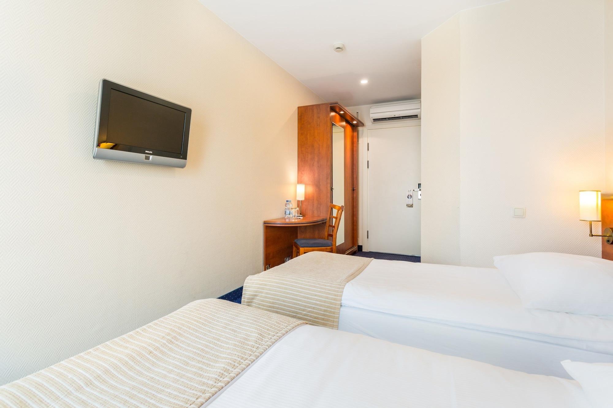 Qubus Hotel Zielona Gora מראה חיצוני תמונה